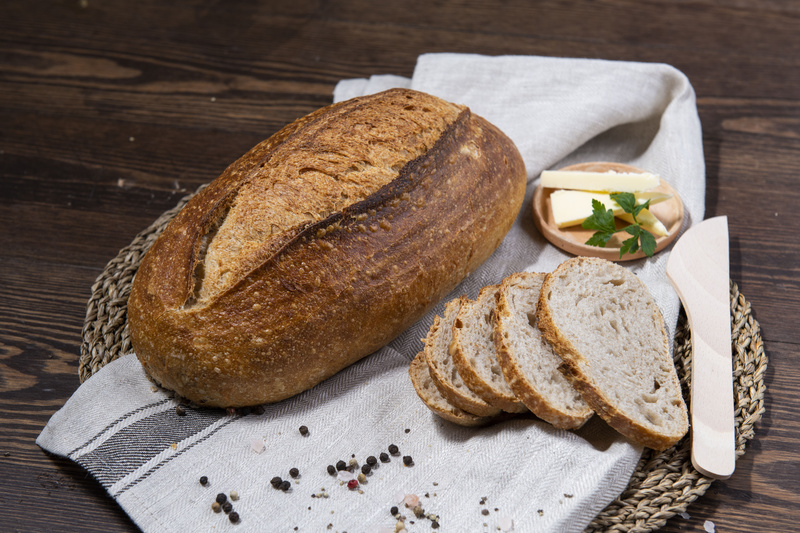 Chleb wiejski na zakwasie podłużny - krojony (około 0,6 kg )