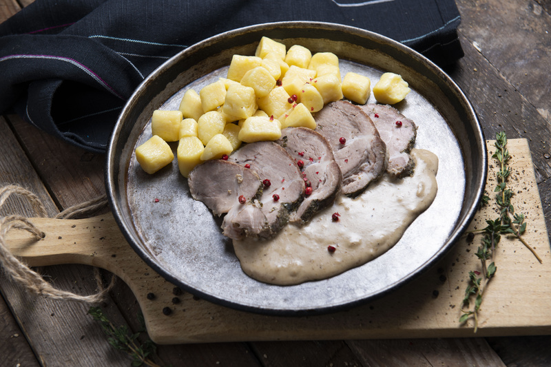 Pieczeń karkowa z kopytkami i sosem grzybowym (400 g)