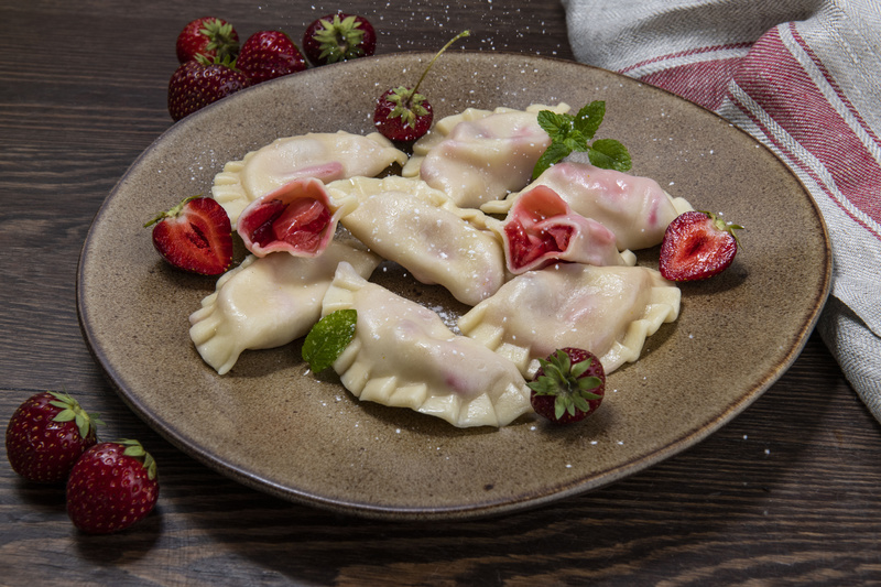 Pierogi z truskawkami (400 g)