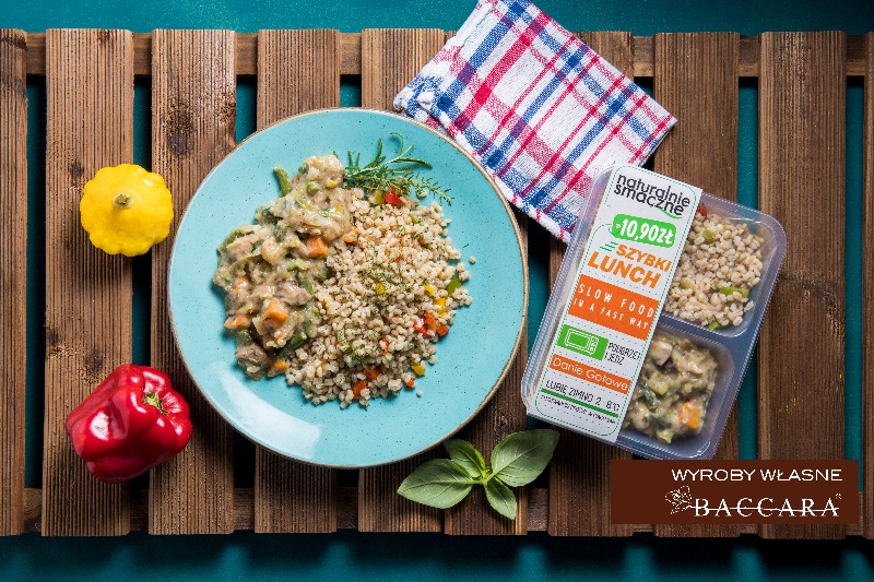 Wieprzowina z grzybami leśnymi i kaszą pęczak (400g)