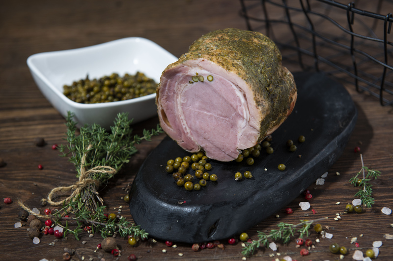 Cielęcina pieczona z pieprzem zielonym (1 szt. około 0,5 kg)