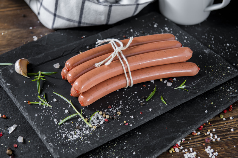 Parówki wieprzowo-drobiowe (opakowanie 0,3 kg)