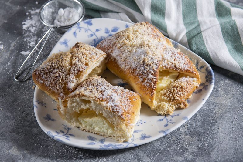 Drożdżówka z serem (1 szt)