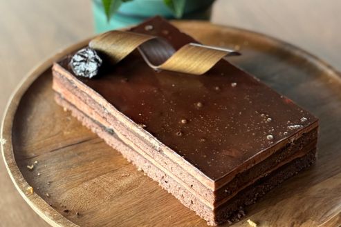 Ciasto czekoladowe ze śliwką i rumem (500g)